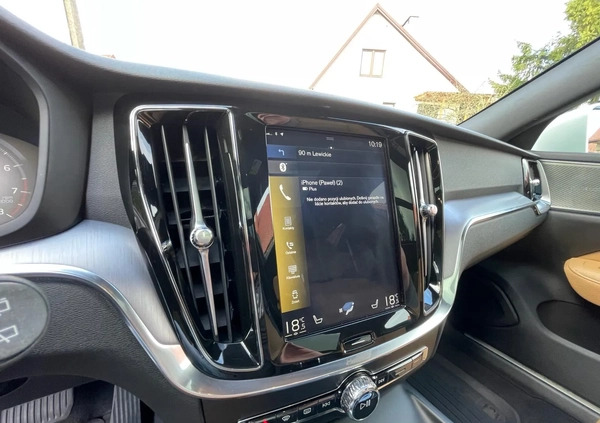 Volvo V60 Cross Country cena 122000 przebieg: 87237, rok produkcji 2019 z Białystok małe 781